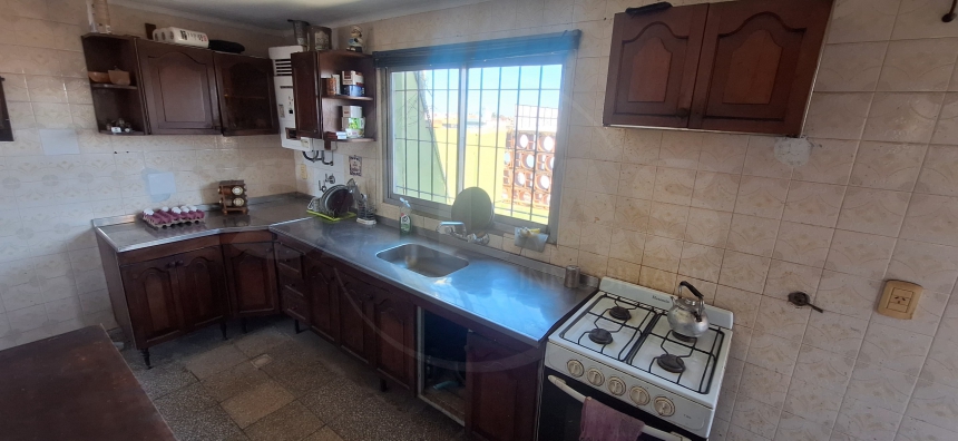 Rivadavia y Ricardo Aldo (María Selva )