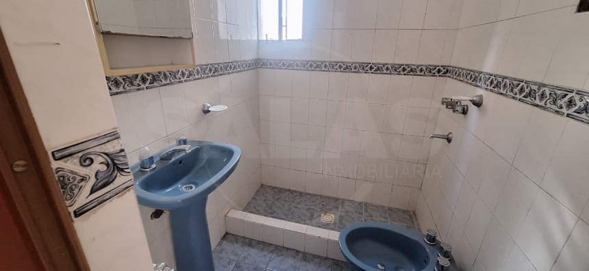 Juan Larrea 2400 (Guadalupe Oeste )