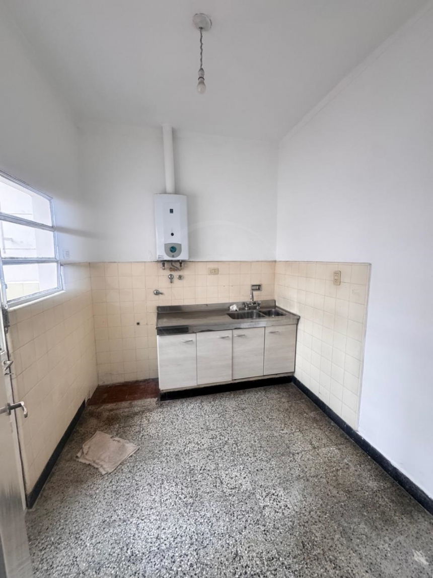 Bv. Pellegrini 3200 (Centro )