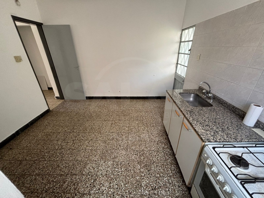 Gutiérrez 2500 (Escalante )