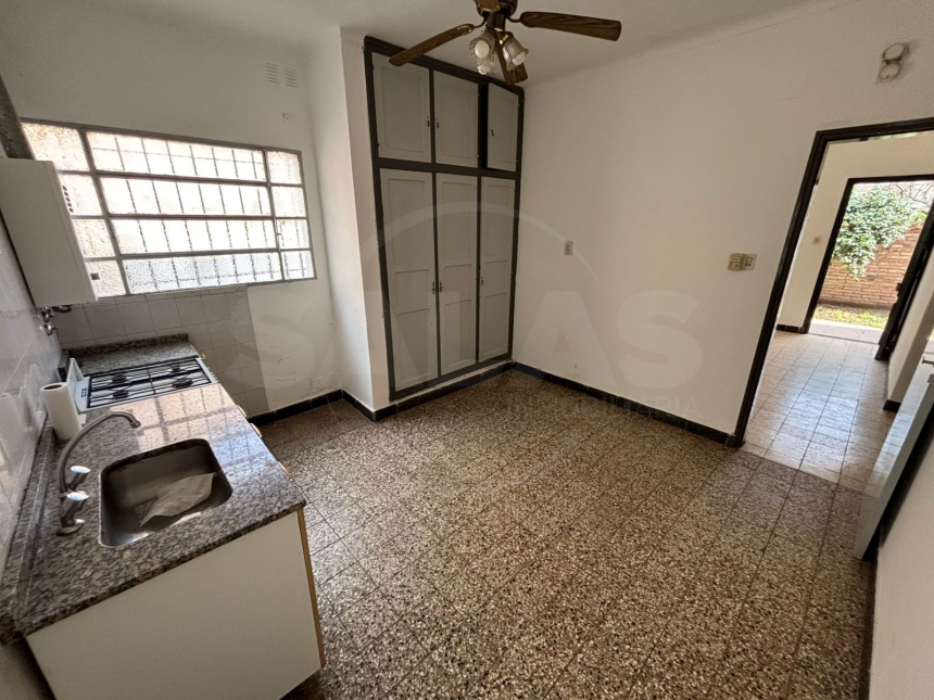 Gutiérrez 2500 (Escalante )