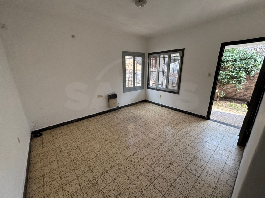 Gutiérrez 2500 (Escalante )