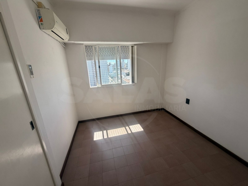 1 de Mayo 1900 (Centro )