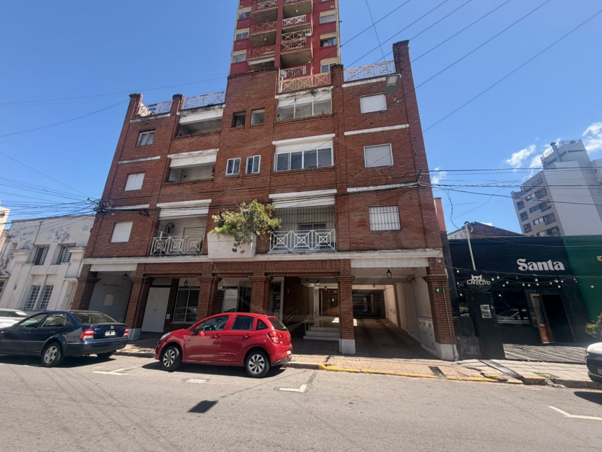 1 de Mayo 1900 (Centro )