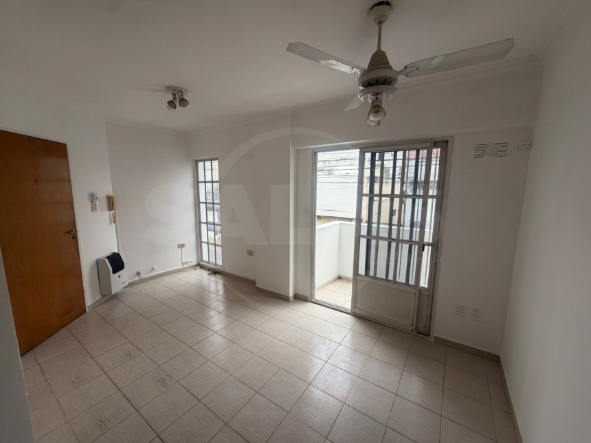 Hipólito Irigoyen 2800 (Centro )