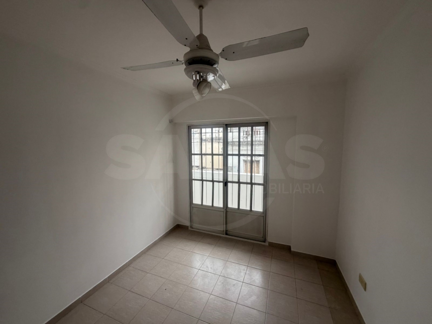 Hipólito Irigoyen 2800 (Centro )