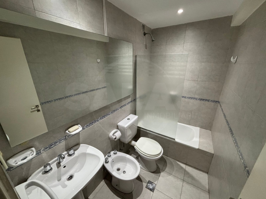 Suipacha y Francia (Centro )