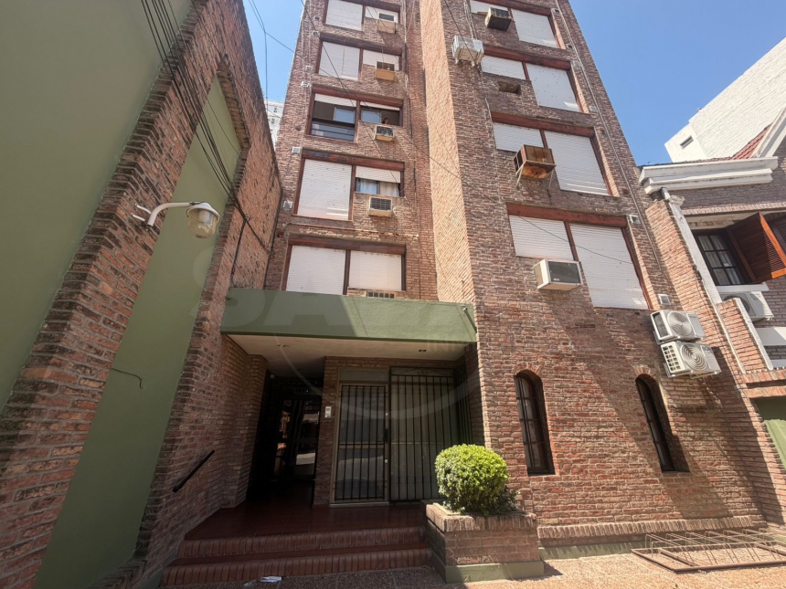 1°De Mayo y Av. Gral. López (Sur )