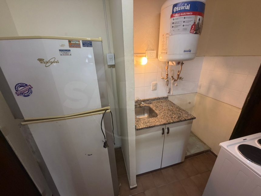 1°De Mayo y Av. Gral. López (Sur )