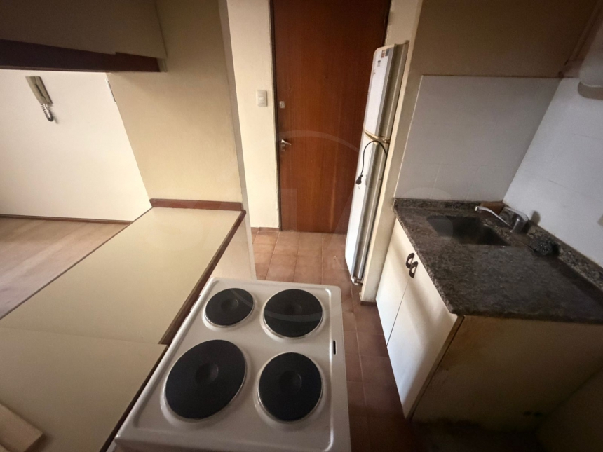 1°De Mayo y Av. Gral. López (Sur )