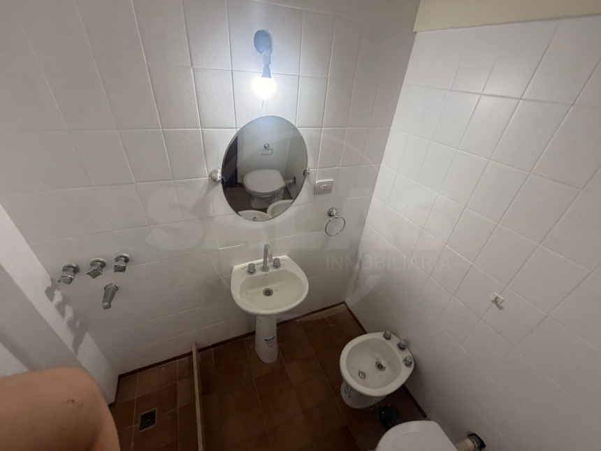 1°De Mayo y Av. Gral. López (Sur )