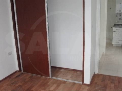 4 de Enero 2100 (Centro )