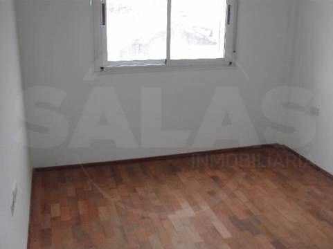 4 de Enero 2100 (Centro )