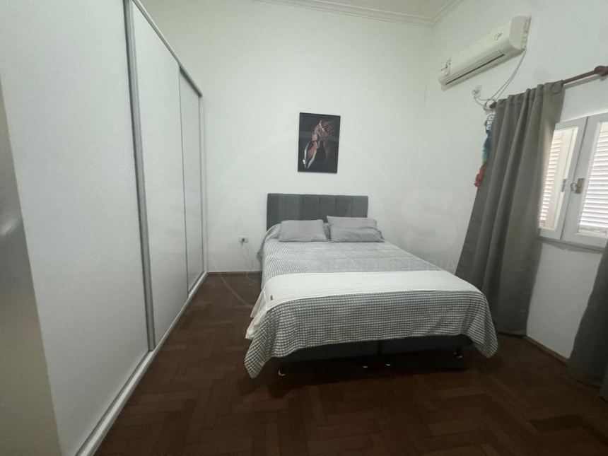 Pje Paraguay e Hipolito Irigoyen (Roma )