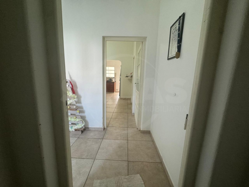 Pje Paraguay e Hipolito Irigoyen (Roma )