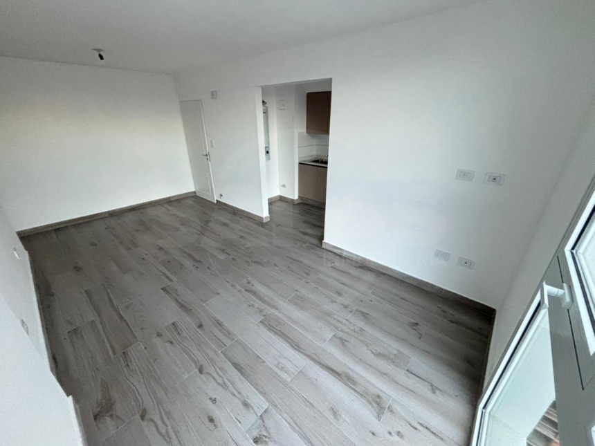 Castellanos 2300 (Candioti )