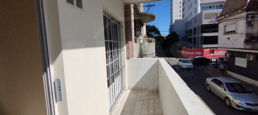 Hipolito Irigoyen 2800 (Centro )