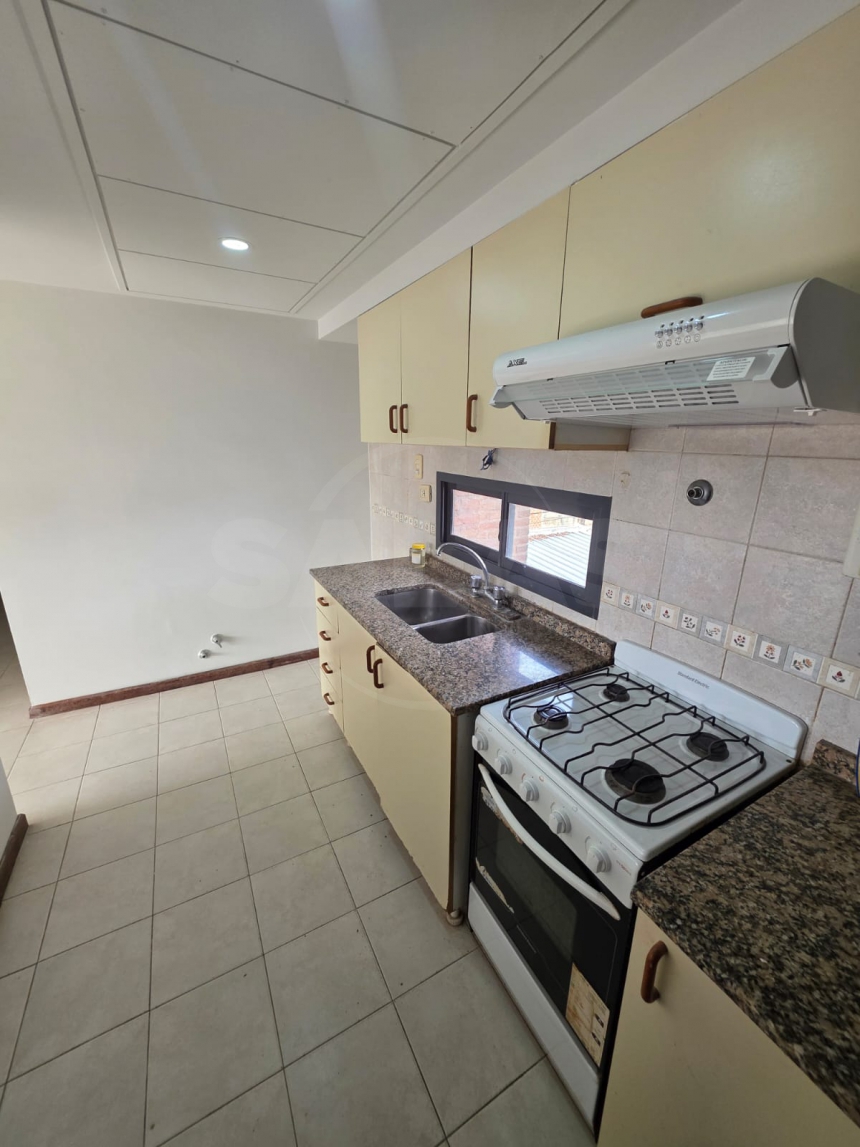 Alvear 3700 (Candioti )