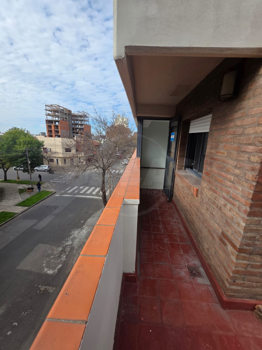 Alvear 3700 (Candioti )