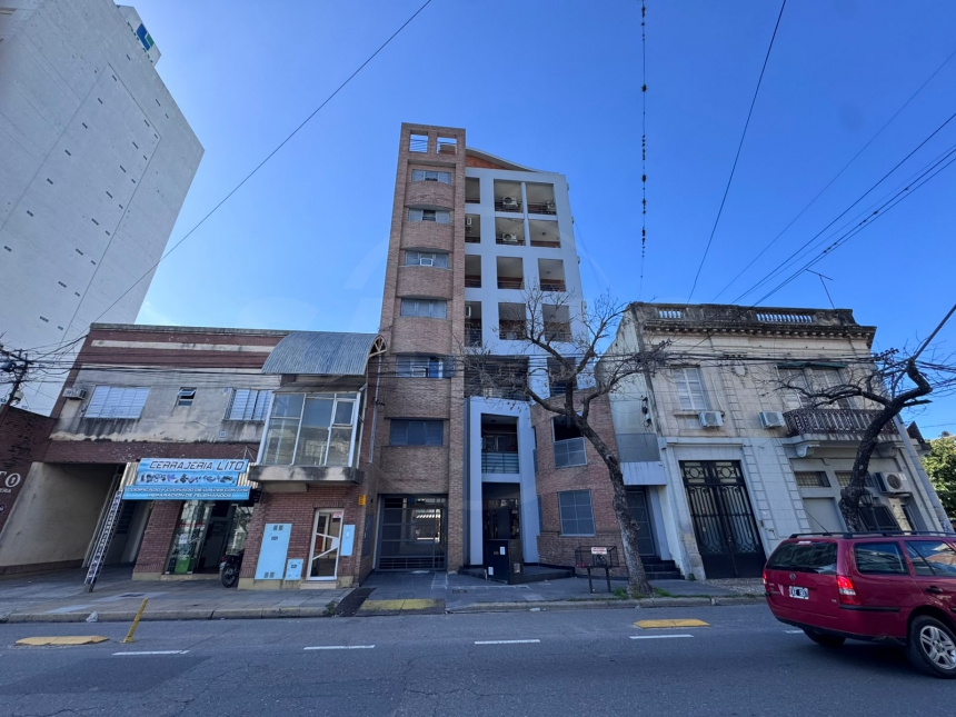 Urquiza y Eva Peron (Centro )